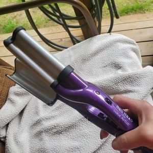Bed head wave artist iron